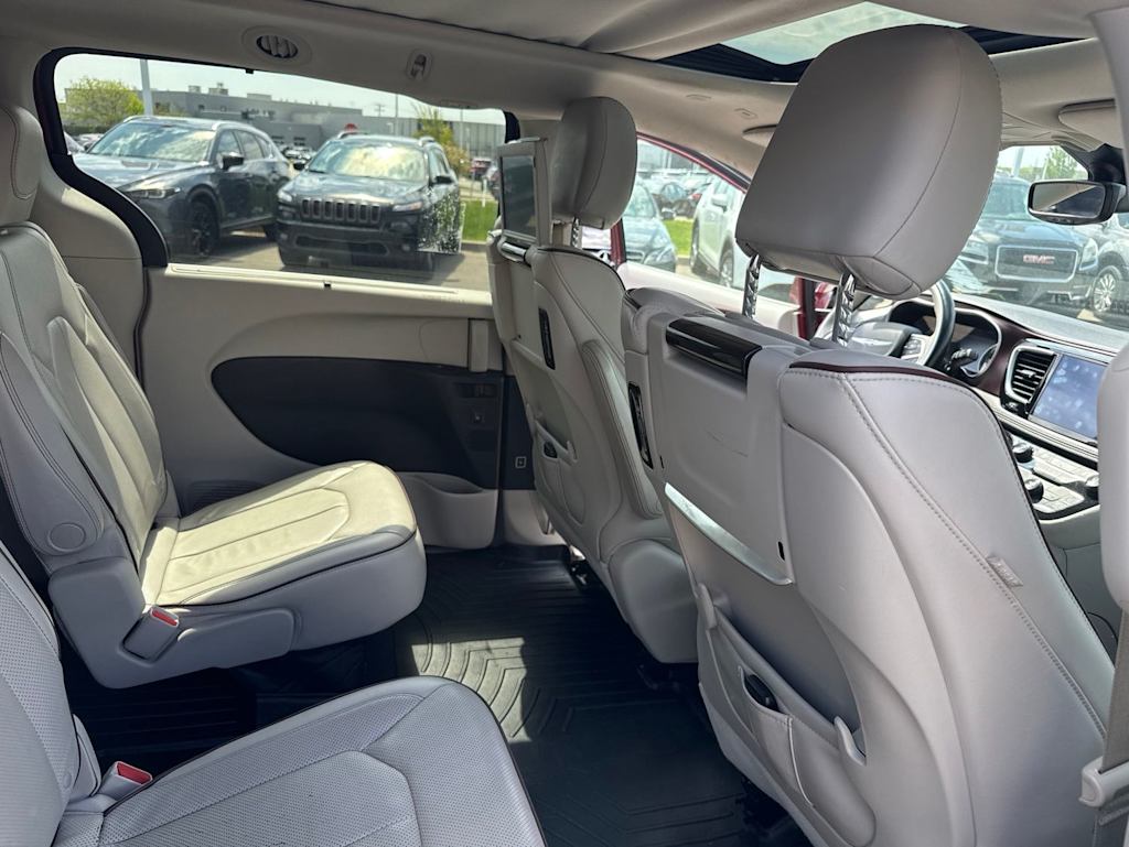 Thumbnail: 2018 Chrysler Pacifica - 19