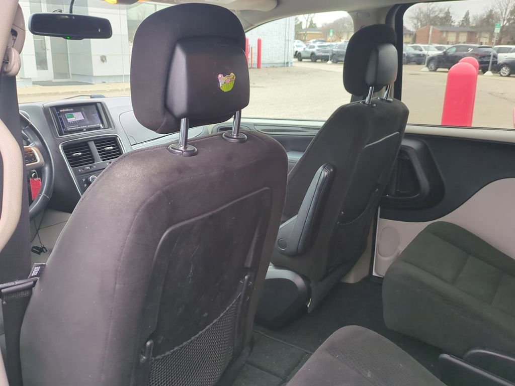 Thumbnail: 2016 Dodge Grand Caravan - 11