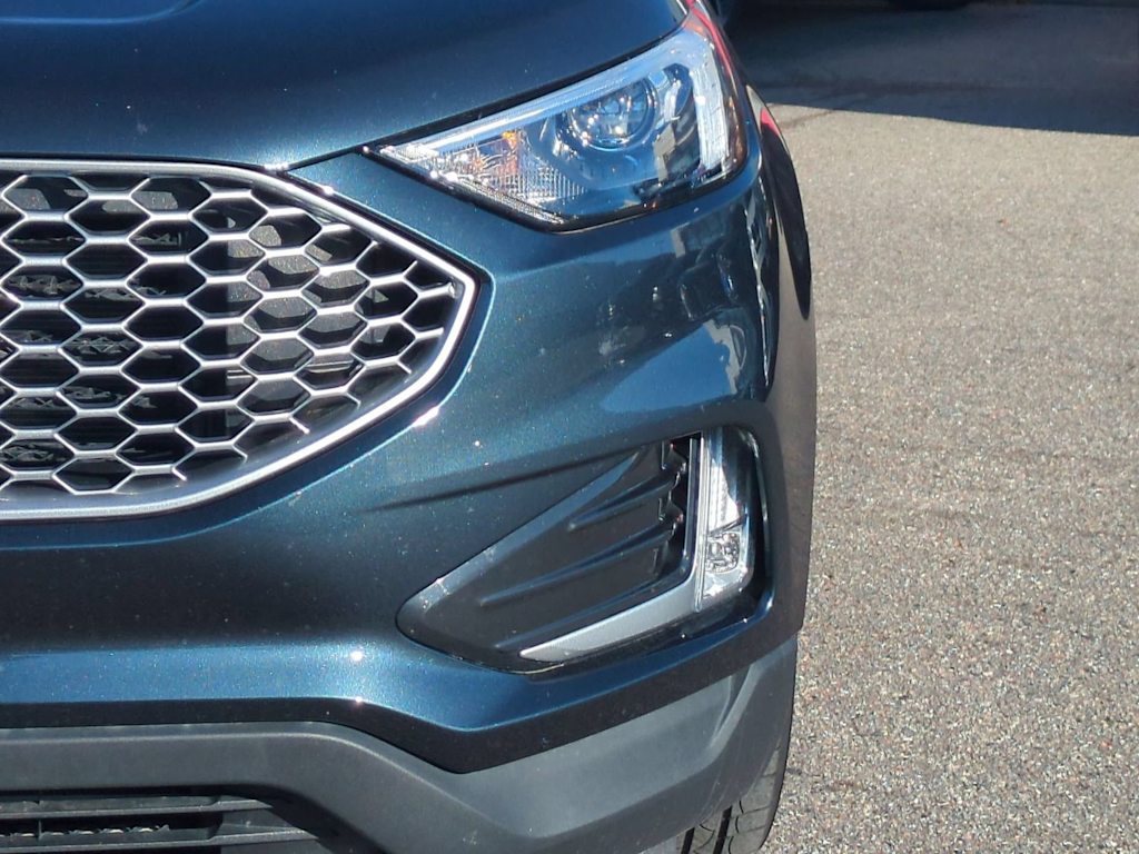 Thumbnail: 2023 Ford Edge - 7