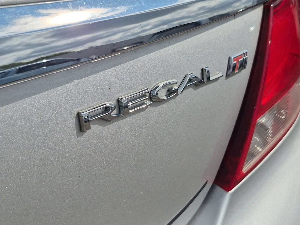 Thumbnail: 2013 Buick Regal - 3
