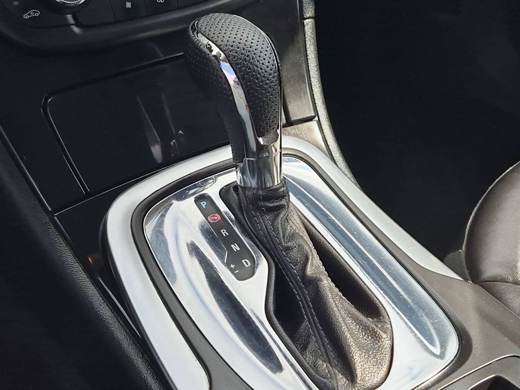Thumbnail: 2013 Buick Regal - 13