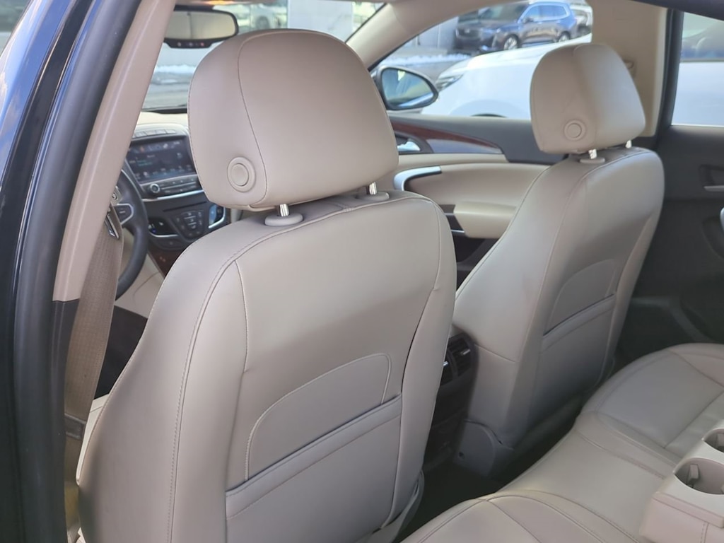 Thumbnail: 2016 Buick Regal - 10