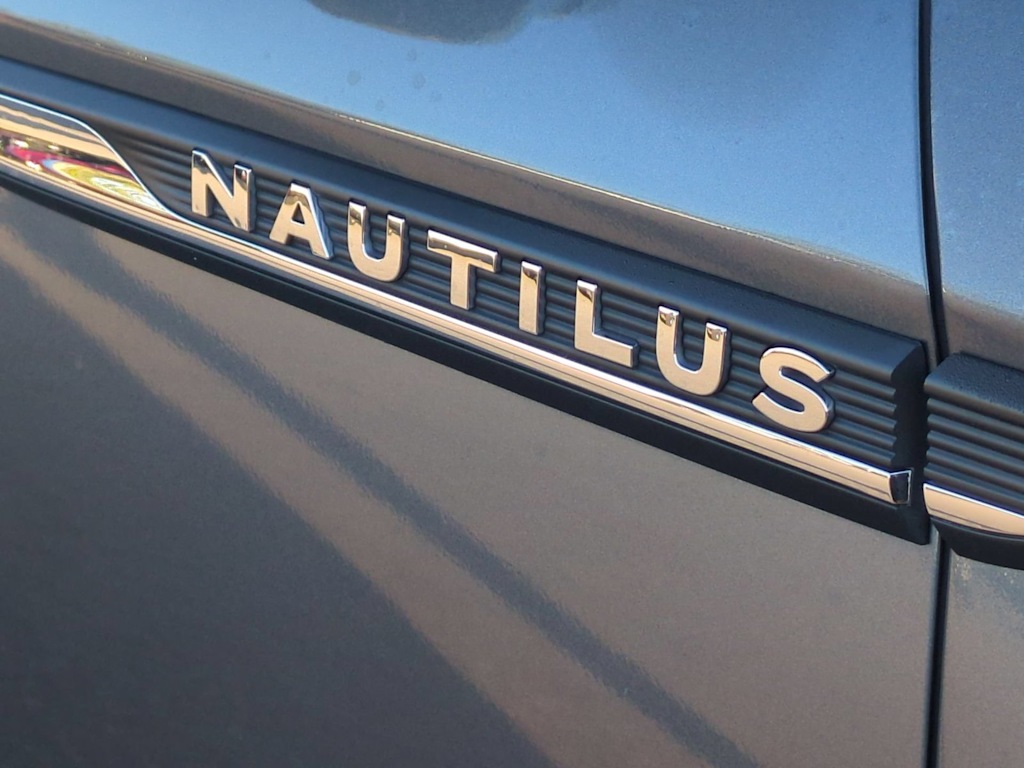 Thumbnail: 2022 Lincoln Nautilus - 23