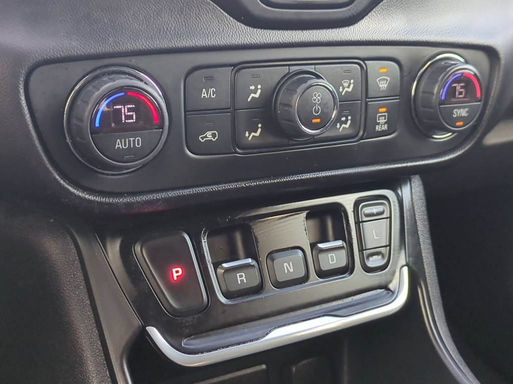 Thumbnail: 2020 GMC Terrain - 33