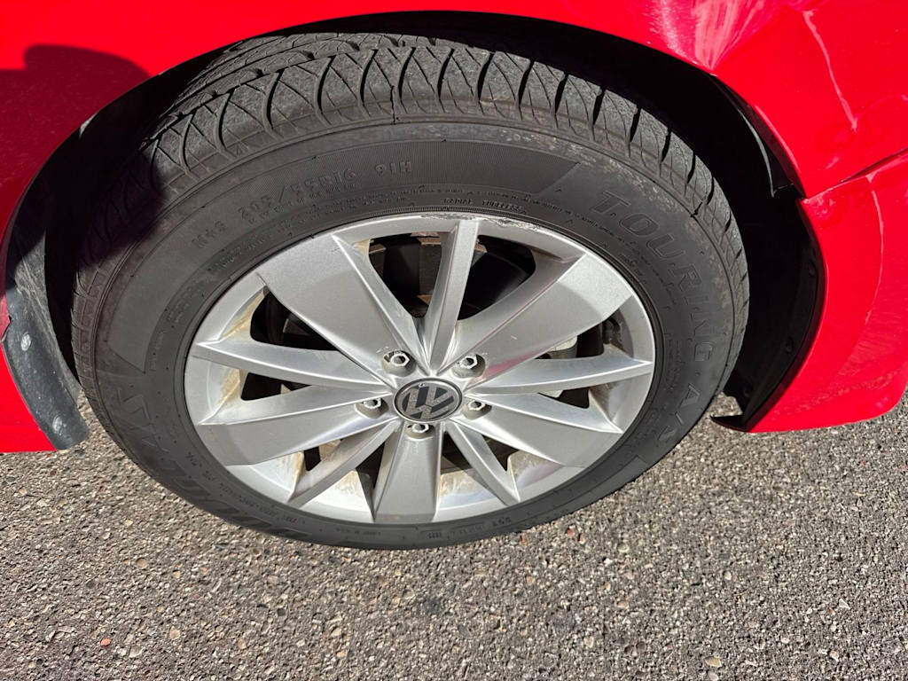 Thumbnail: 2015 Volkswagen Jetta - 18