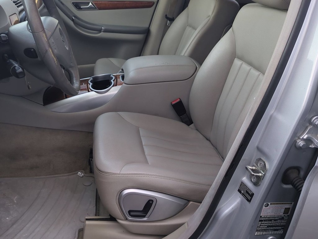 Thumbnail: 2007 Mercedes-Benz R-Class - 10