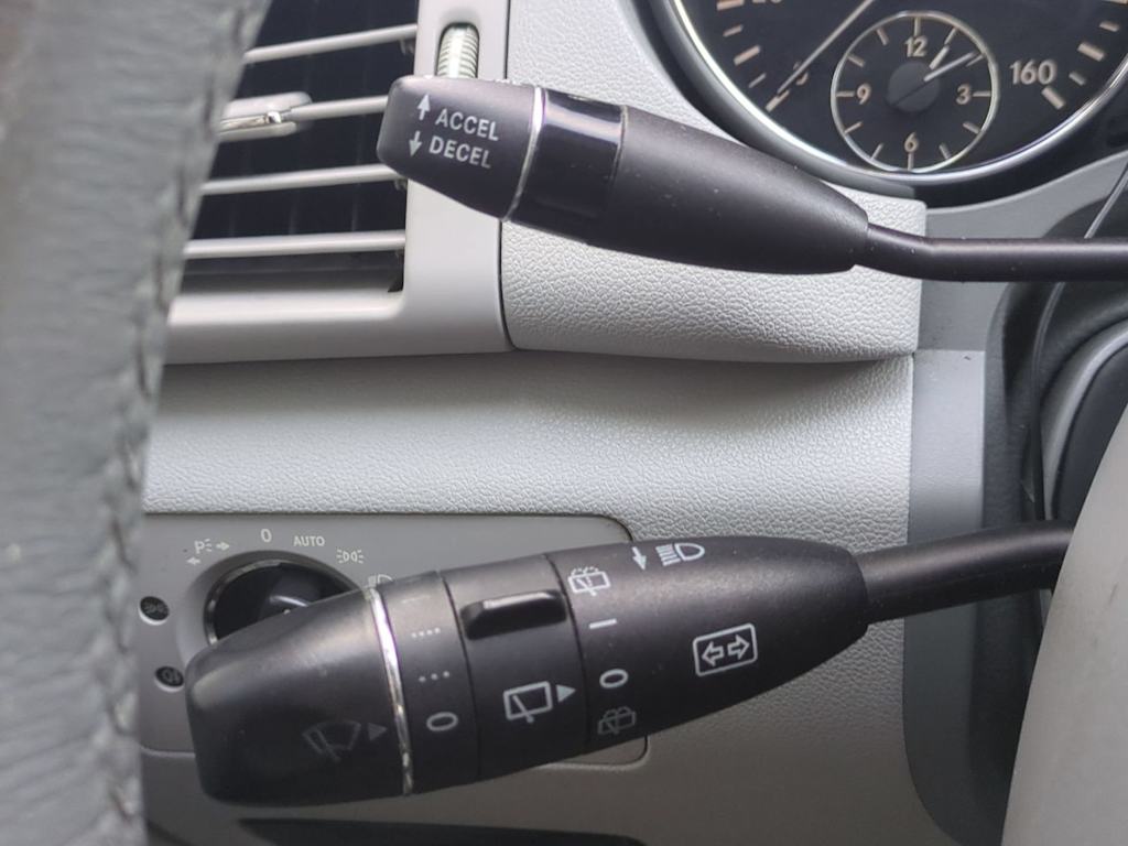 Thumbnail: 2007 Mercedes-Benz R-Class - 34