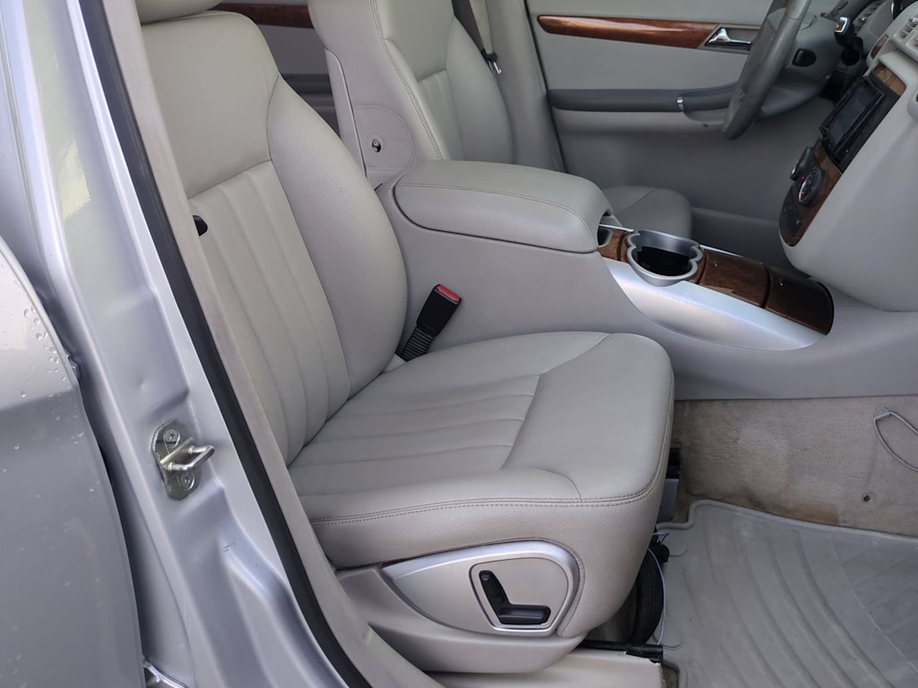 Thumbnail: 2007 Mercedes-Benz R-Class - 30
