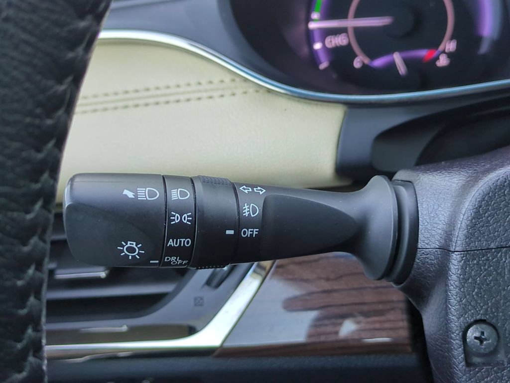 Thumbnail: 2015 Toyota Avalon - 32