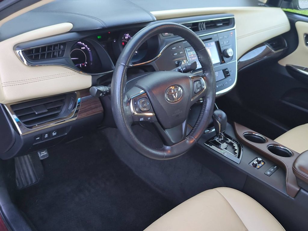 Thumbnail: 2015 Toyota Avalon - 2