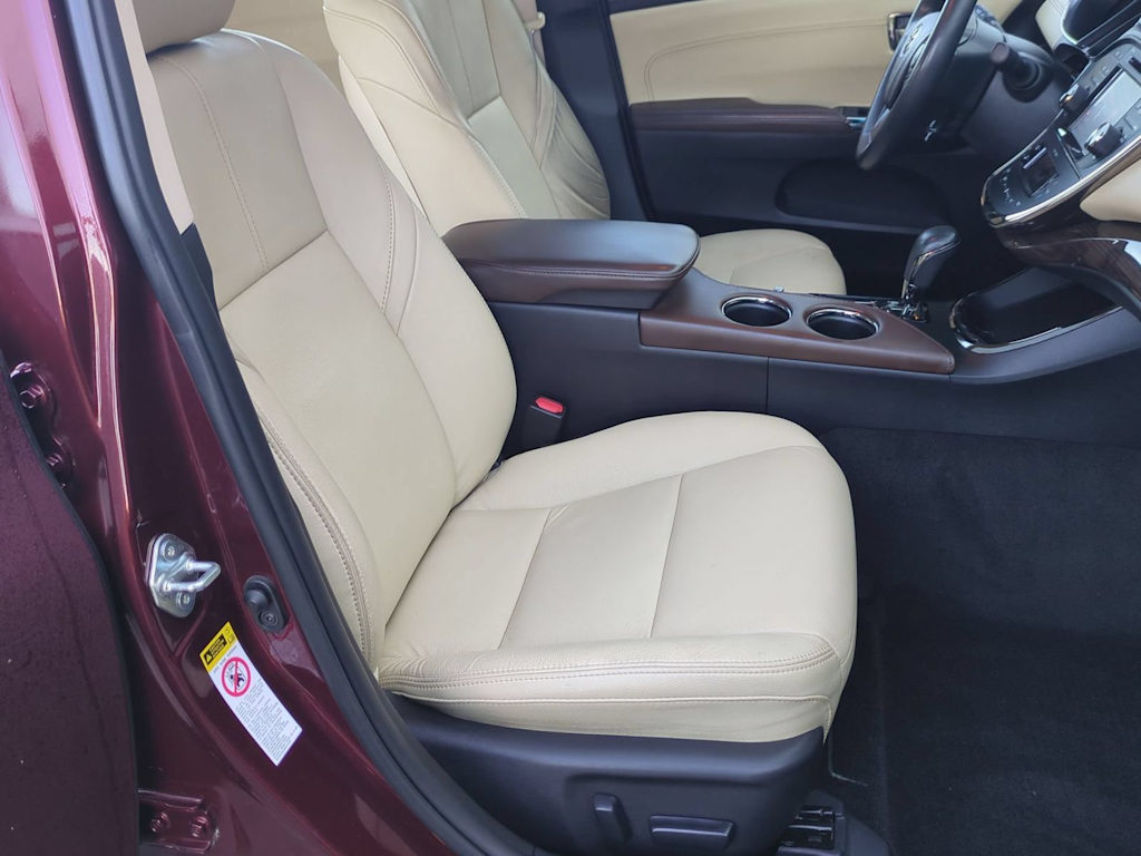 Thumbnail: 2015 Toyota Avalon - 28