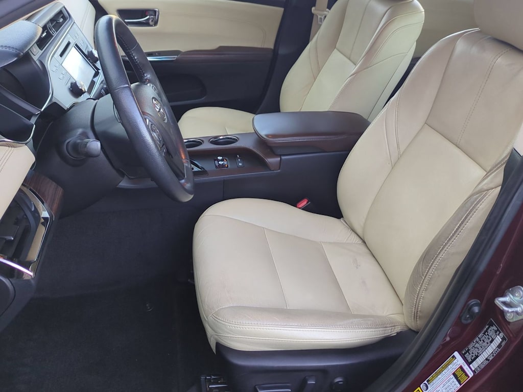Thumbnail: 2015 Toyota Avalon - 10