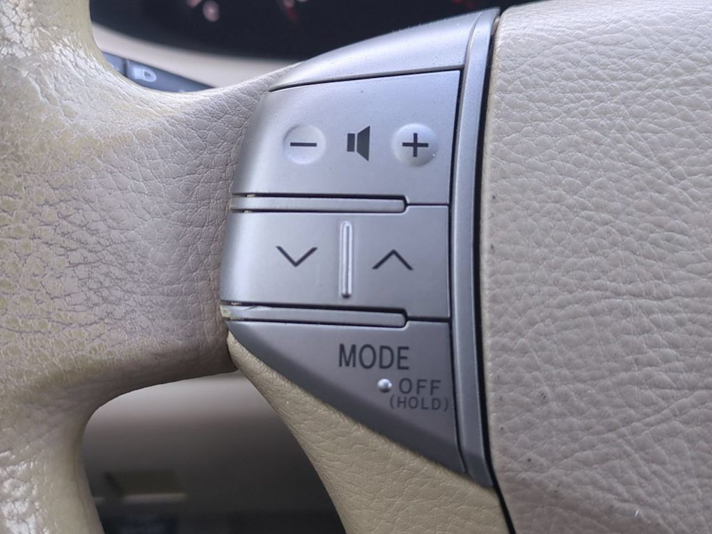 Thumbnail: 2010 Toyota Avalon - 29