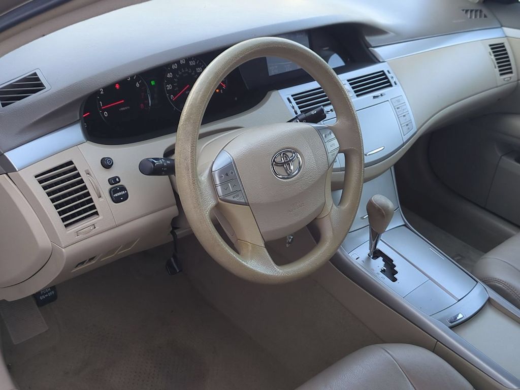 Thumbnail: 2010 Toyota Avalon - 2