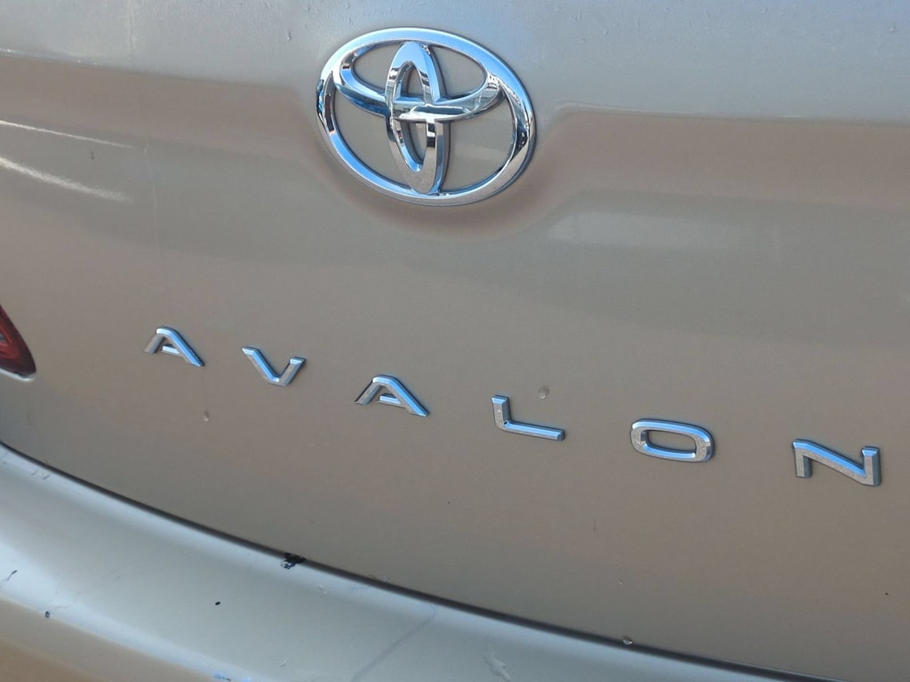 Thumbnail: 2010 Toyota Avalon - 25