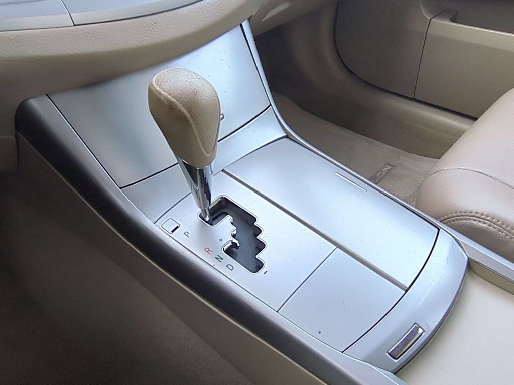 Thumbnail: 2010 Toyota Avalon - 16