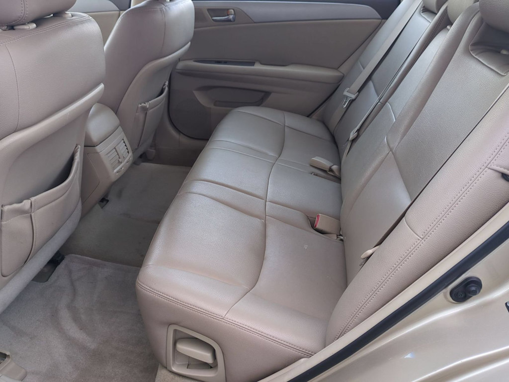 Thumbnail: 2010 Toyota Avalon - 27