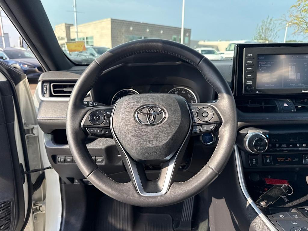 Thumbnail: 2022 Toyota RAV4 - 9