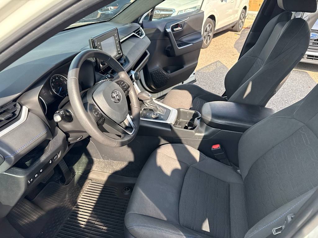 Thumbnail: 2022 Toyota RAV4 - 10