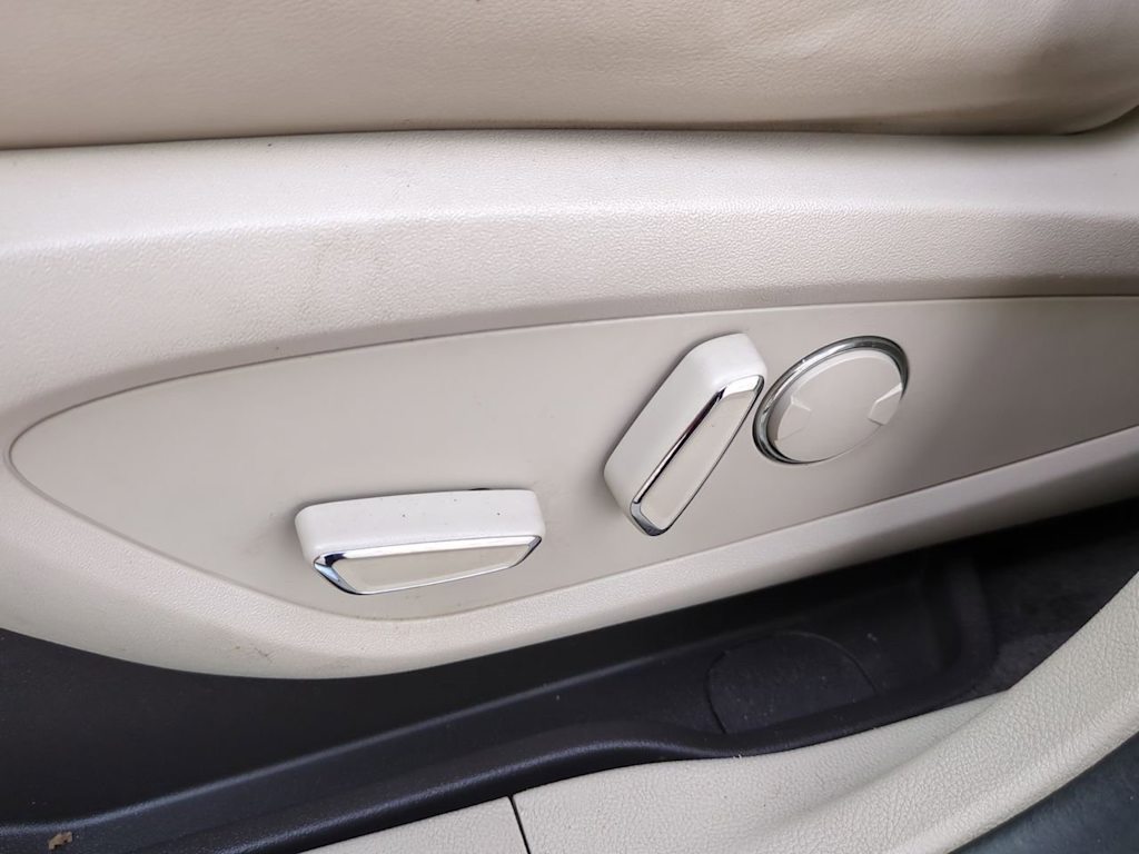 Thumbnail: 2017 Lincoln MKC - 24