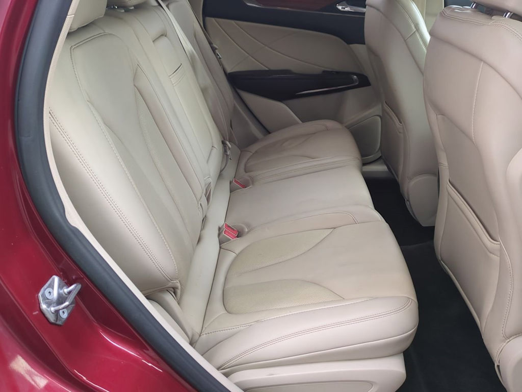 Thumbnail: 2017 Lincoln MKC - 25