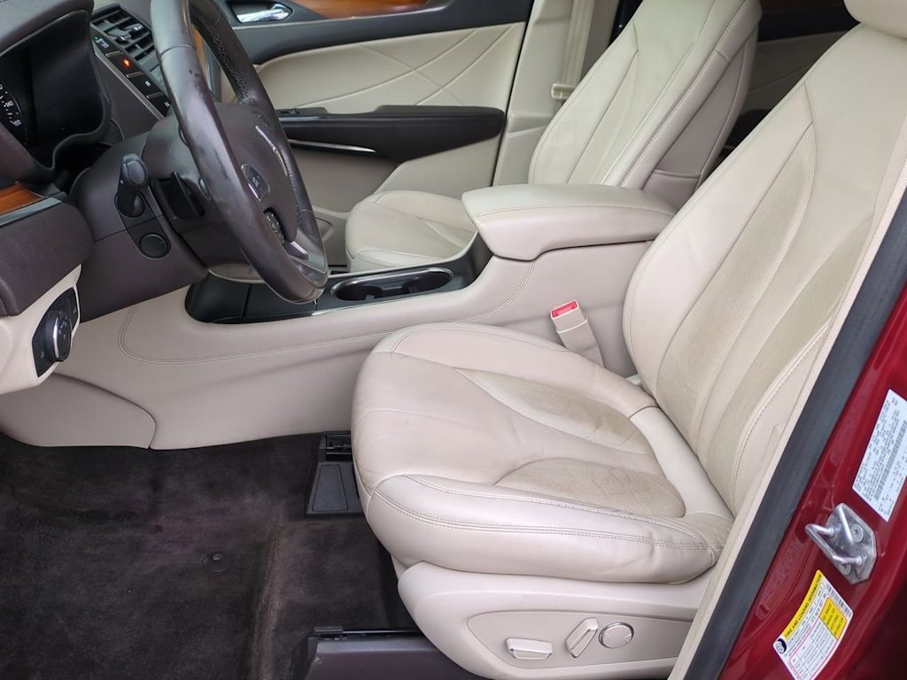 Thumbnail: 2017 Lincoln MKC - 10