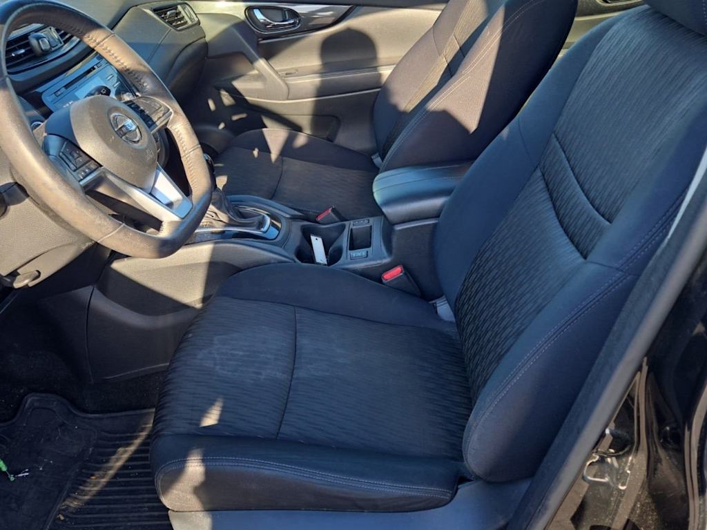 Thumbnail: 2017 Nissan Rogue - 6