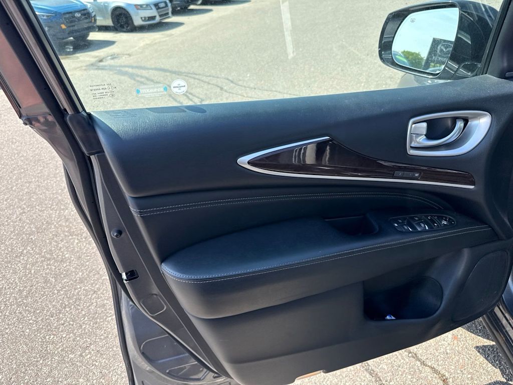 Thumbnail: 2018 INFINITI QX60 - 21