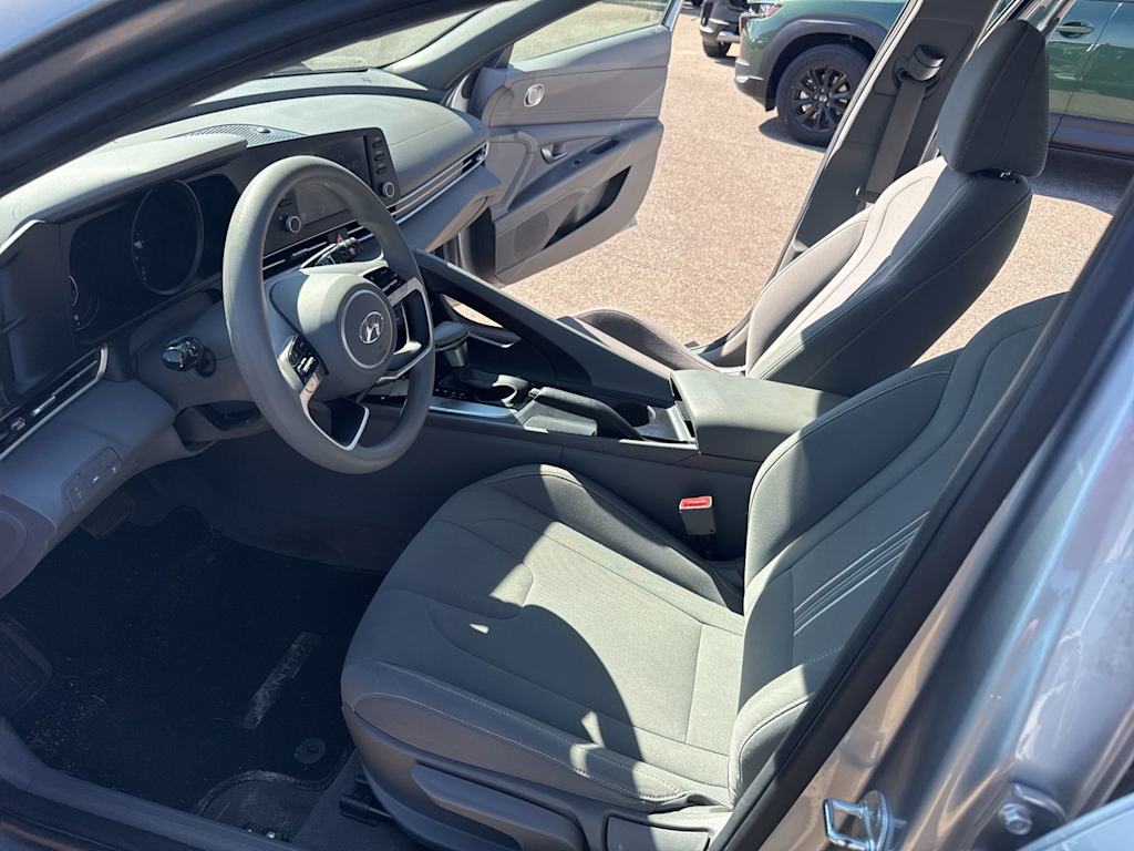 Thumbnail: 2022 Hyundai Elantra - 7