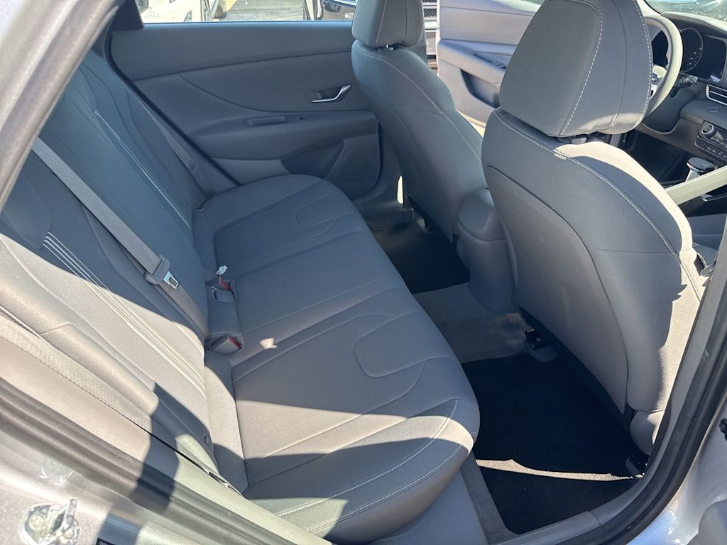 Thumbnail: 2022 Hyundai Elantra - 22