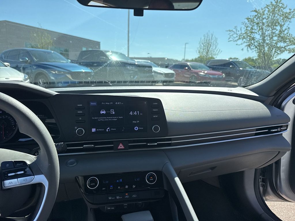 Thumbnail: 2022 Hyundai Elantra - 12