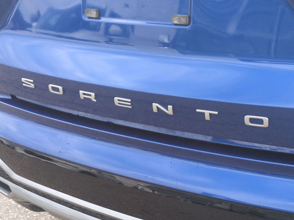 Thumbnail: 2022 Kia Sorento - 7