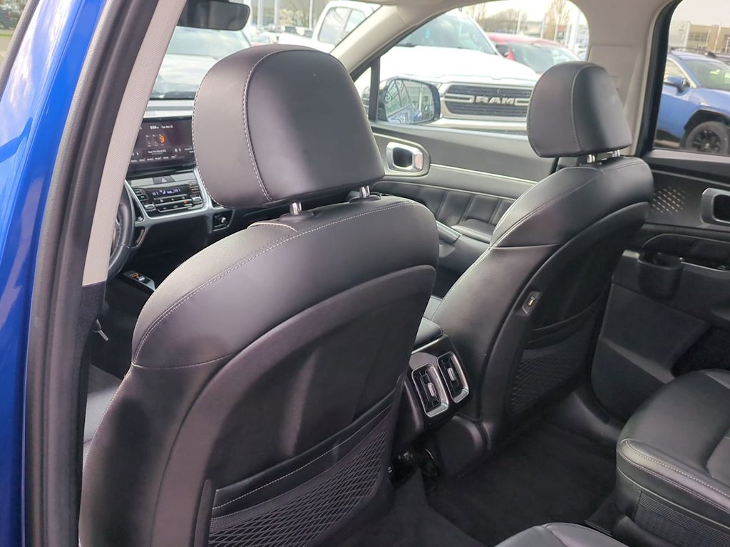 Thumbnail: 2022 Kia Sorento - 11