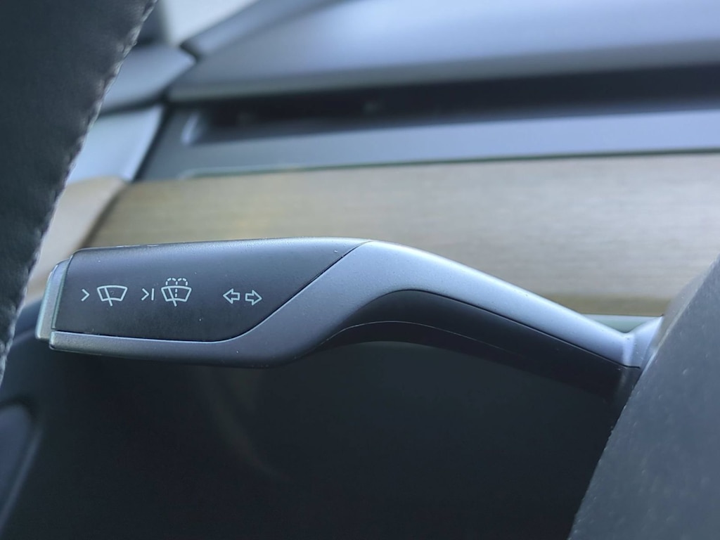 Thumbnail: 2022 Tesla Model 3 - 32