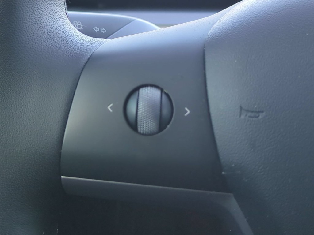 Thumbnail: 2022 Tesla Model 3 - 29