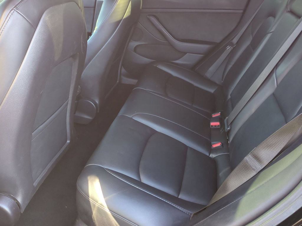 Thumbnail: 2022 Tesla Model 3 - 11