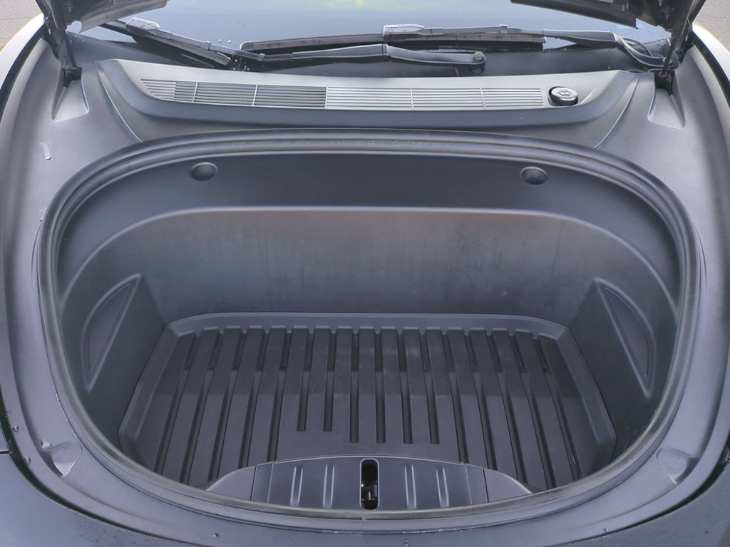 Thumbnail: 2022 Tesla Model 3 - 23