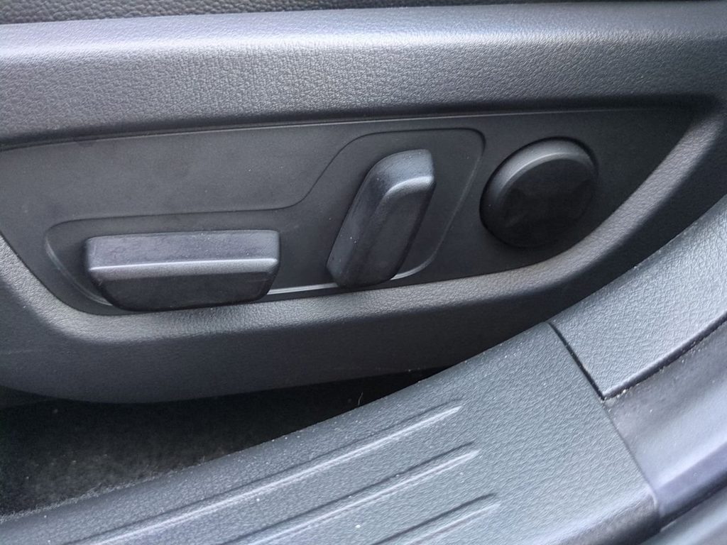 Thumbnail: 2025 Mazda CX-50 - 24