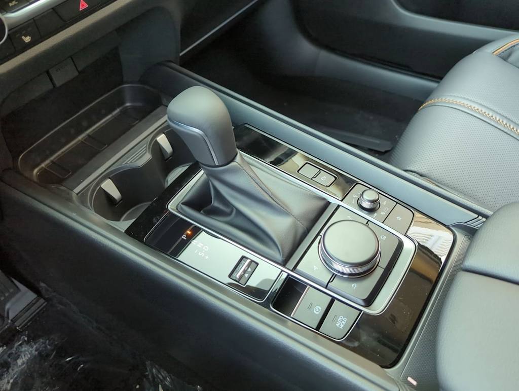 Thumbnail: 2025 Mazda CX-50 - 15