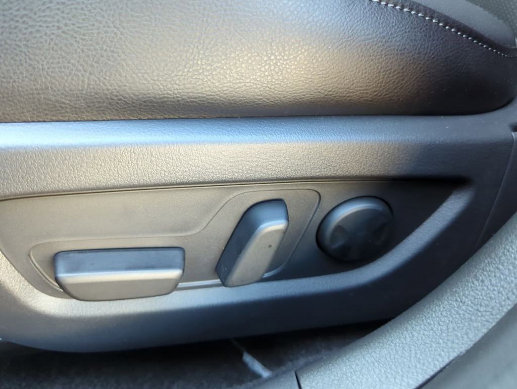 Thumbnail: 2025 Mazda CX-50 - 23