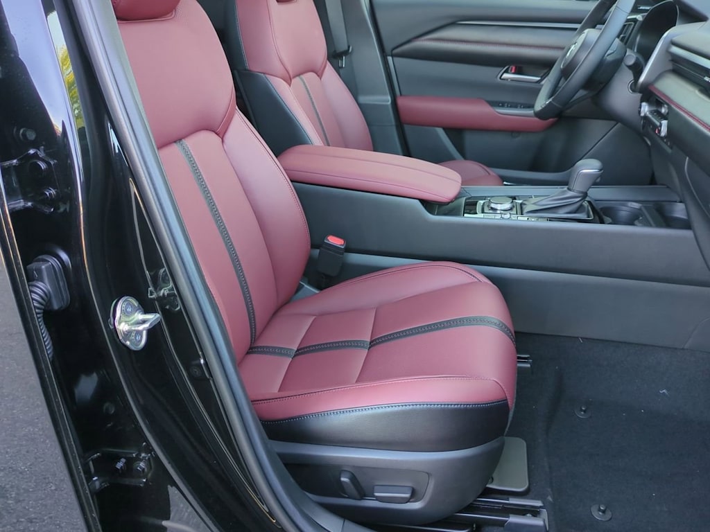 Thumbnail: 2025 Mazda CX-50 - 10