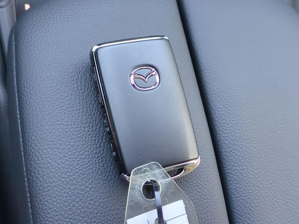 Thumbnail: 2025 Mazda CX-50 - 17