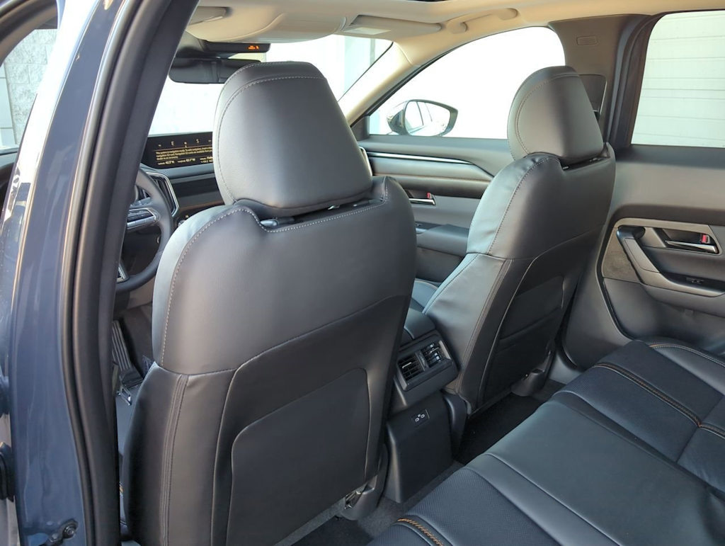 Thumbnail: 2025 Mazda CX-50 - 12