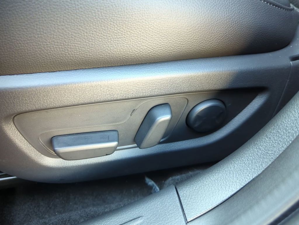 Thumbnail: 2025 Mazda CX-50 - 23