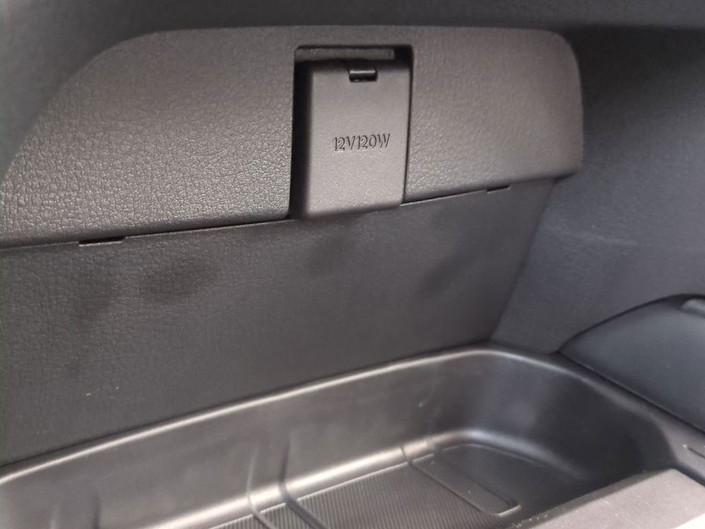 Thumbnail: 2025 Mazda CX-50 - 30