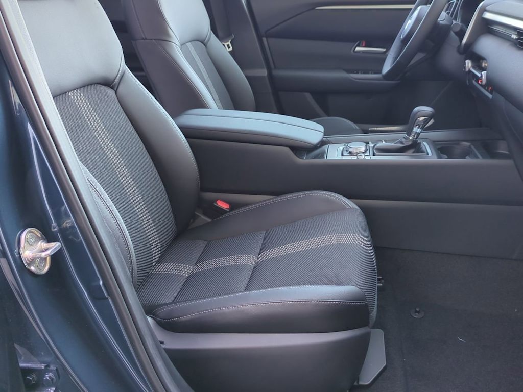 Thumbnail: 2025 Mazda CX-50 - 10