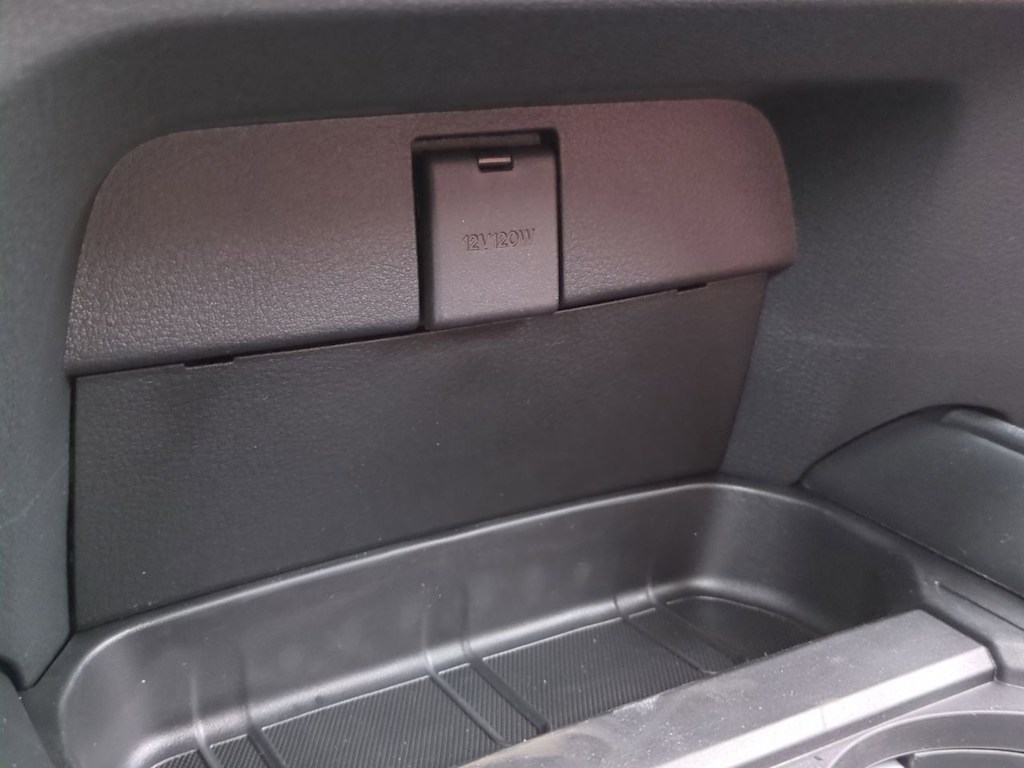 Thumbnail: 2025 Mazda CX-50 - 32