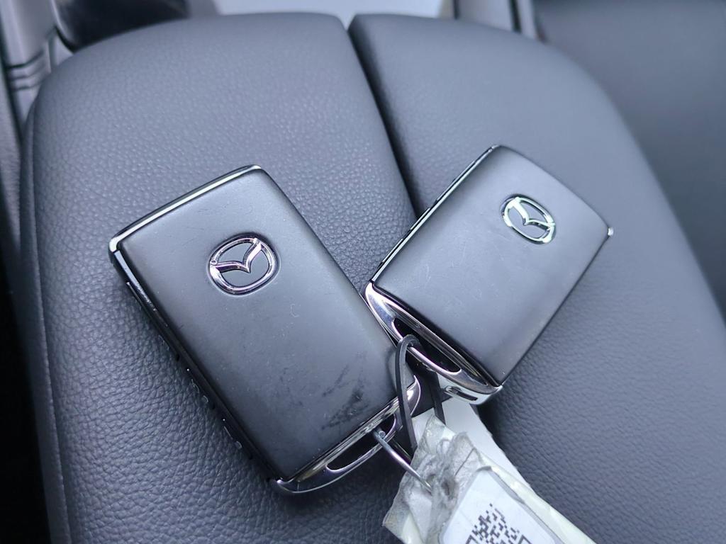 Thumbnail: 2025 Mazda CX-50 - 36