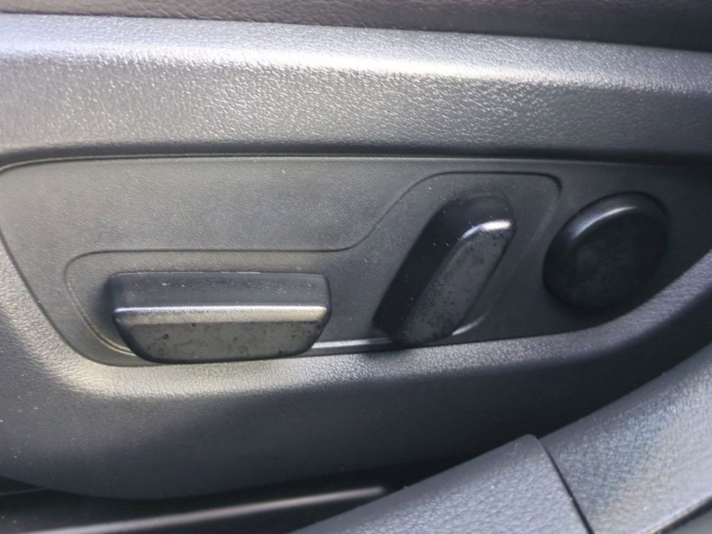 Thumbnail: 2025 Mazda CX-50 - 25