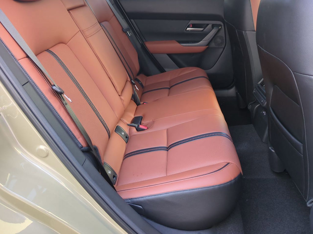 Thumbnail: 2025 Mazda CX-50 - 26